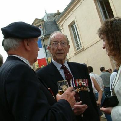 20040606 60 d day arromanches 8